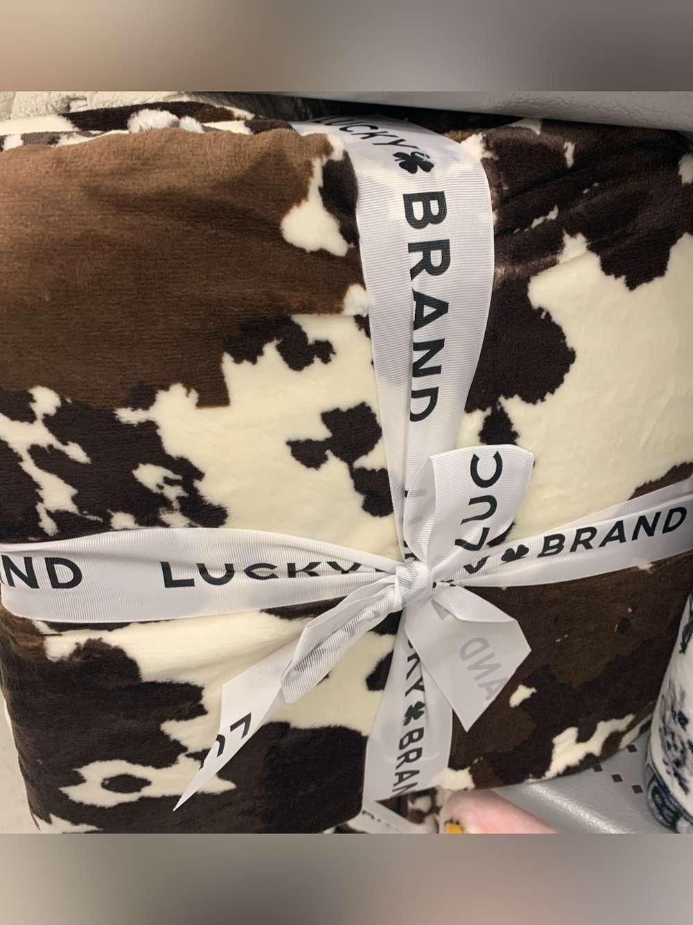 Lucky Brand Cow Print Queen Plush Blanket NEW 90”/90”